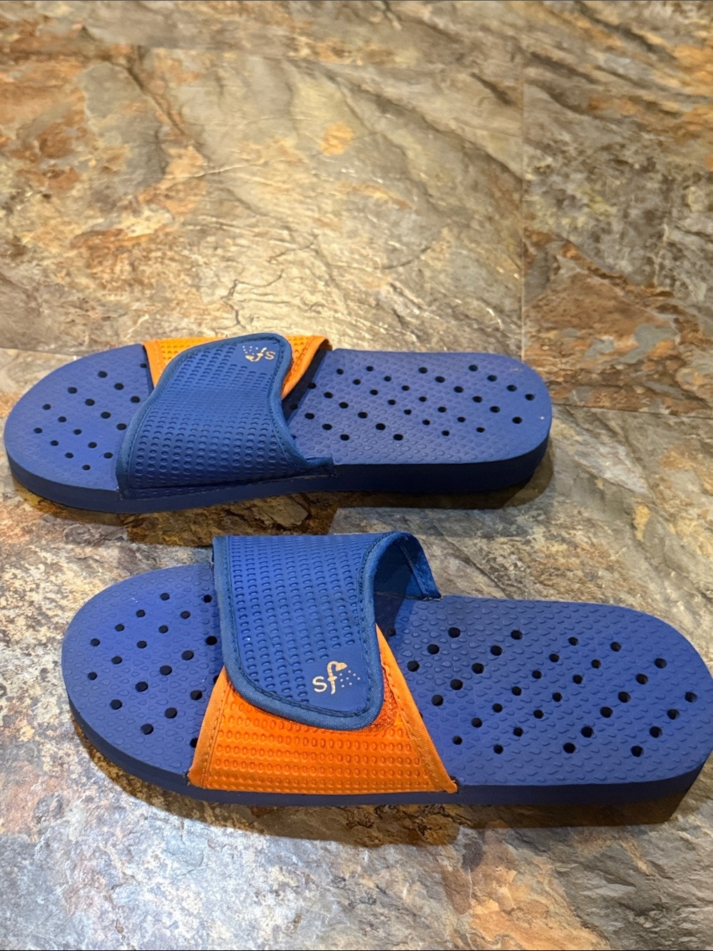 Boys ShowaFlops shower shoes - Picture 6 of 12